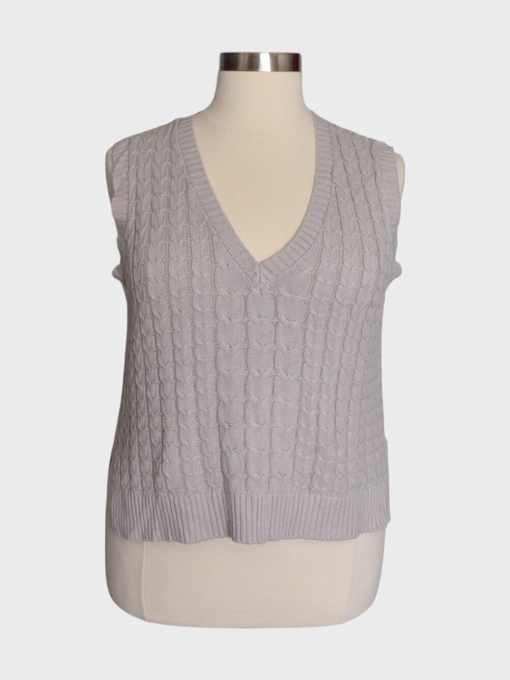 Le Serein Cable Knit V-Neck Sweater Vest